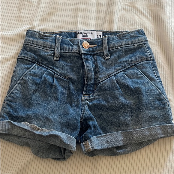 Abercrombie Kids High Rise mini Mom Shorts Sz 5/6 Classic Blue Jeans - Picture 1 of 7